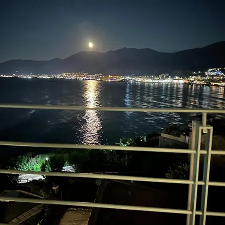 Frosini Seafront Loft