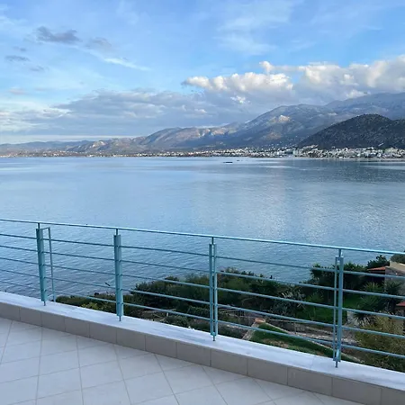 Апартаменты Frosini Seafront Loft