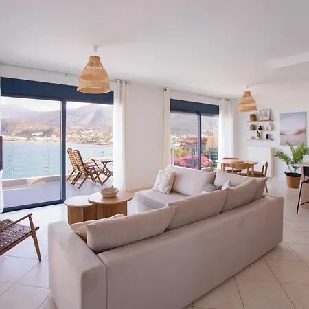 Апартаменты Frosini Seafront Loft